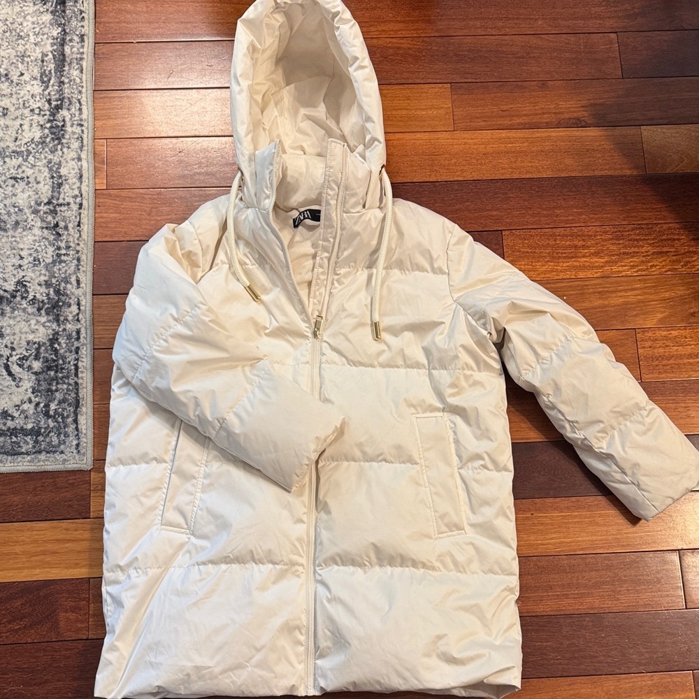 Zara Oversized XS Cream Hooded Puffer Jacket